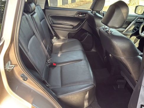 Used 2015 Subaru Forester 2.5i Limited AWD/4WD image 16