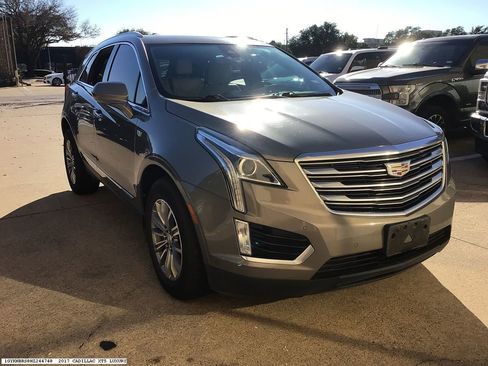 Used 2017 Cadillac XT5 Luxury w/ Driver Awareness Package image 6