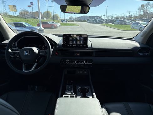 Certified 2025 Honda Pilot EX-L image 28