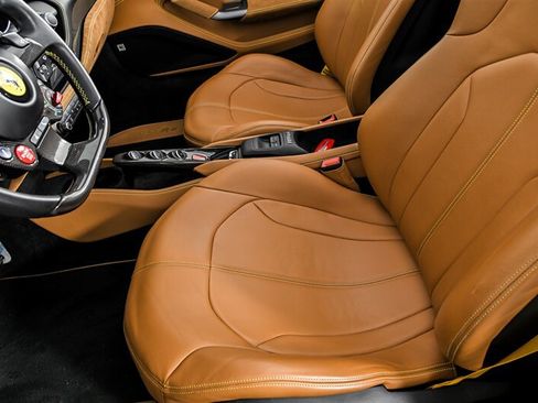 Used 2022 Ferrari F8 Tributo RWD image 21