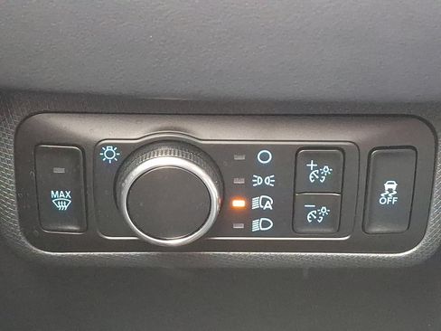 Certified 2025 Ford Mustang Mach-E Premium image 25