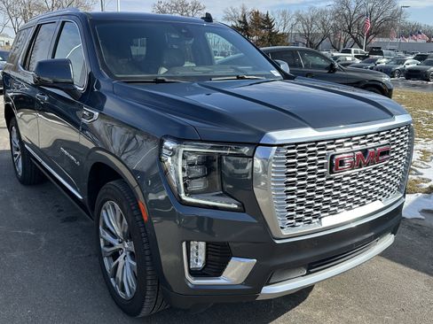 Used 2021 GMC Yukon Denali w/ Denali Premium Package image 2