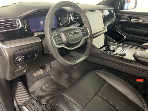 Used 2023 Jeep Wagoneer L Series III w/ Premium Group I AWD/4WD image 27