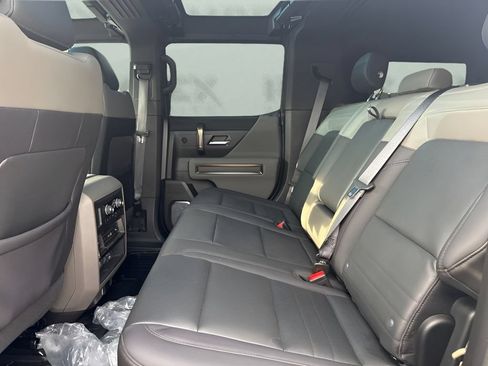 Used 2024 GMC Hummer EV 3X w/ LPO, Illumination Package AWD/4WD image 9