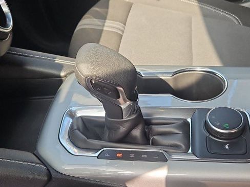 Used 2025 Chevrolet Blazer LT FWD image 15