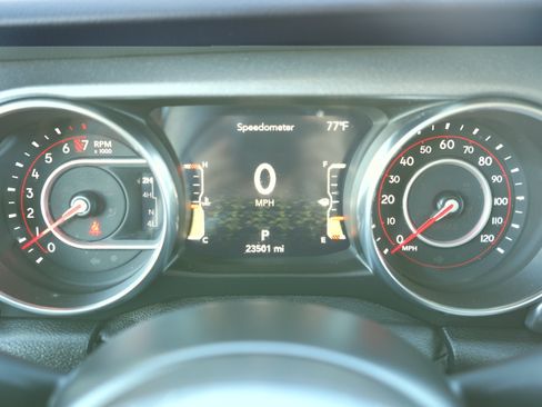 Used 2021 Jeep Gladiator Mojave AWD/4WD image 16