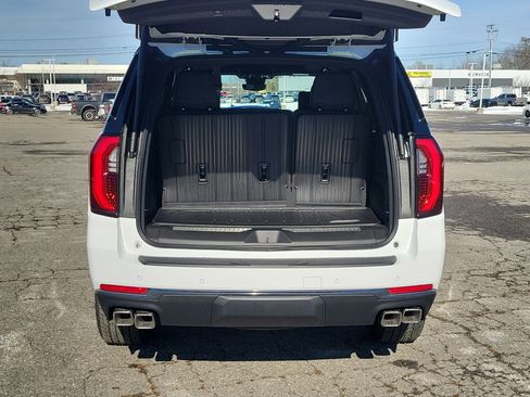 New 2026 GMC Yukon AT4 w/ AT4 Premium Plus Package image 16