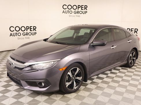 Used 2017 Honda Civic Touring image 10