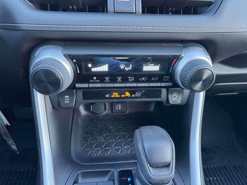 Used 2023 Toyota RAV4 LE image 28
