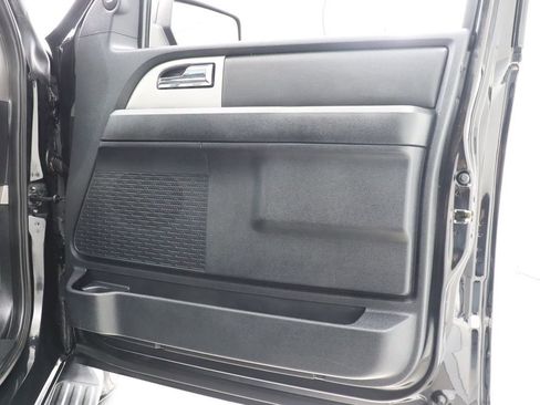 Used 2015 Ford Expedition XLT w/ Equipment Group 202A image 40