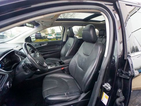 Used 2019 Ford Edge Titanium w/ Equipment Group 301A image 24