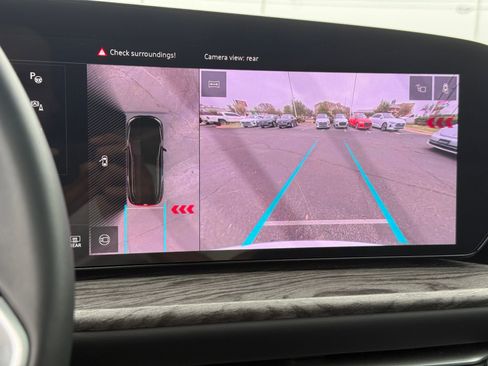 Used 2025 Audi Q5 Premium w/ Convenience Package image 25