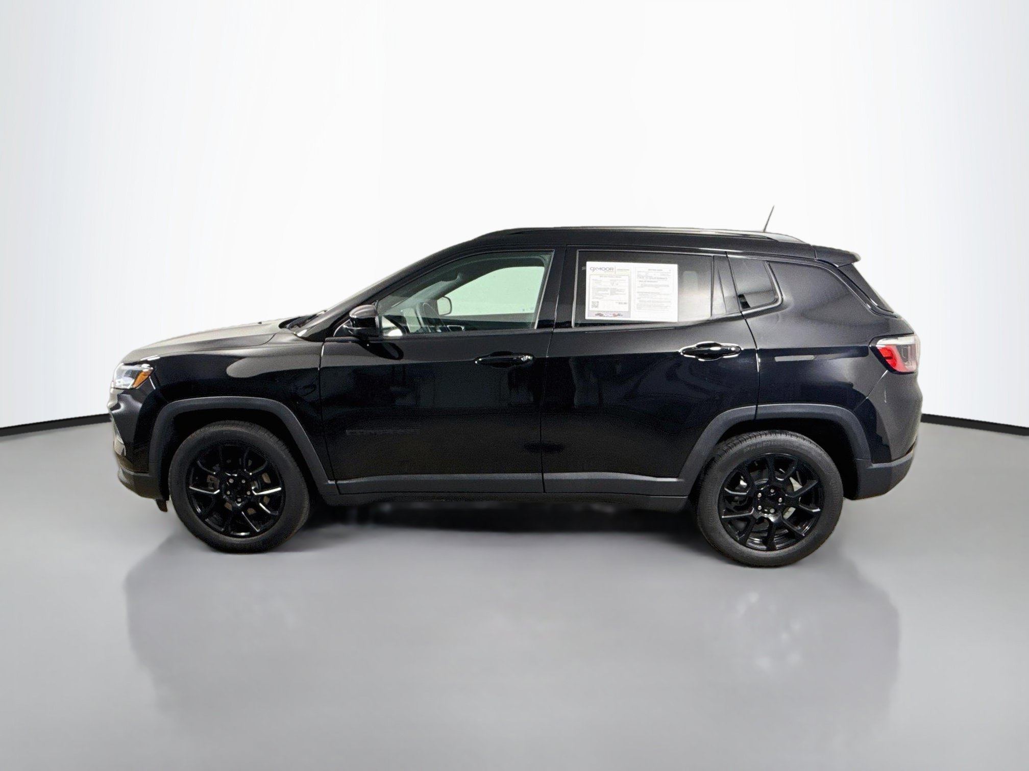 Used 2022 Jeep Compass Latitude FWD image 4