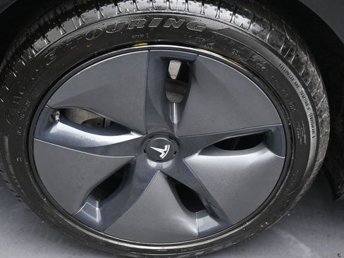 Used 2018 Tesla Model 3 Long Range image 38