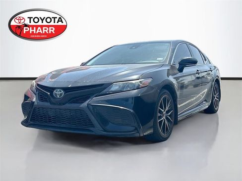 Used 2021 Toyota Camry SE w/ Convenience Package FWD image 1