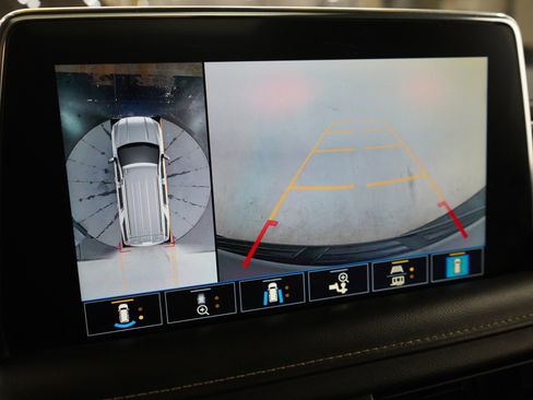 Used 2021 GMC Yukon XL SLT w/ SLT Luxury Plus Package image 33