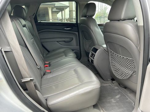 Used 2011 Cadillac SRX Luxury image 11