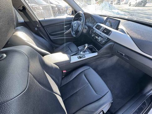 Used 2016 BMW 320i Sedan image 22