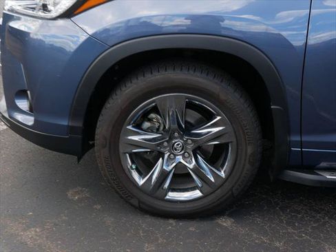 Certified 2018 Toyota Highlander Limited Platinum AWD/4WD image 8
