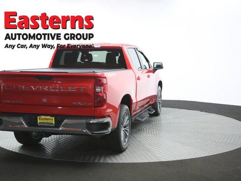 Used 2022 Chevrolet Silverado 1500 LT AWD/4WD image 46