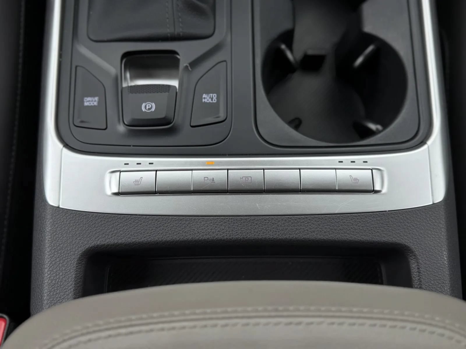 Used 2026 Kia Carnival FWD image 36