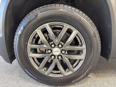 Used 2019 GMC Acadia SLT AWD/4WD image 30