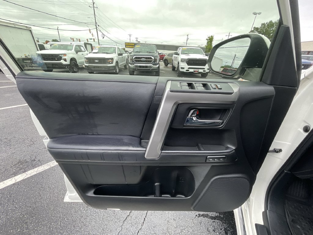 Used 2023 Toyota 4Runner Limited RWD image 23