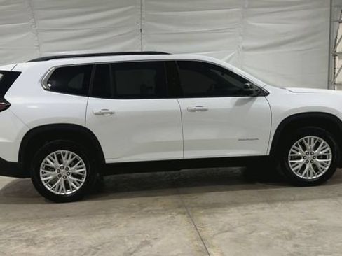 Used 2025 GMC Acadia Elevation w/ Elevation Premium Package FWD image 5