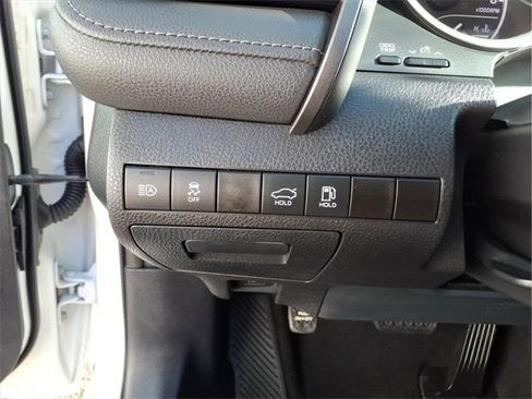 Used 2021 Toyota Camry LE image 15