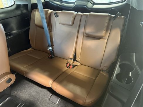 Used 2019 Toyota Highlander Limited image 16