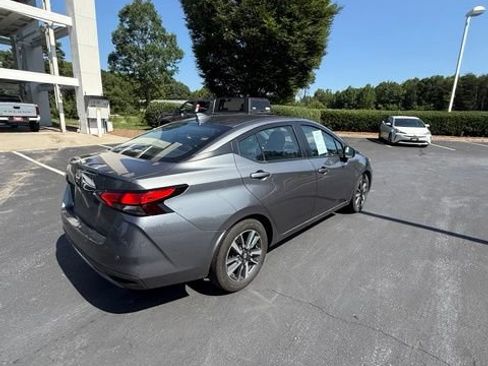 Used 2025 Nissan Versa SV FWD image 4