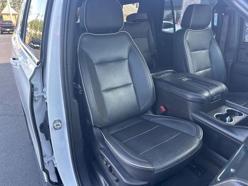 Used 2023 GMC Yukon SLT image 28