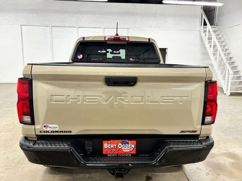 Used 2024 Chevrolet Colorado ZR2 w/ Technology Package AWD/4WD image 7