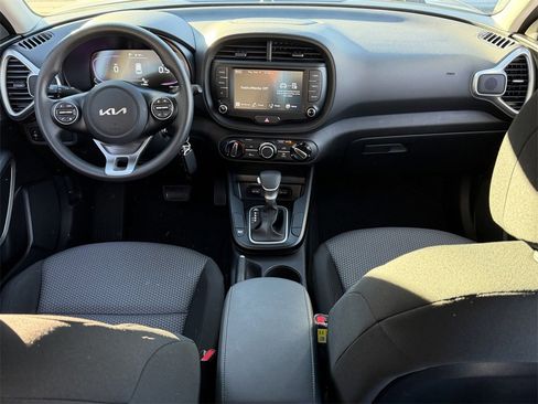 Used 2023 Kia Soul LX image 22