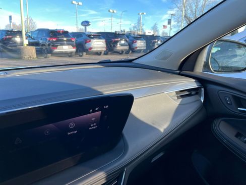 Used 2025 Buick Encore GX Preferred image 34