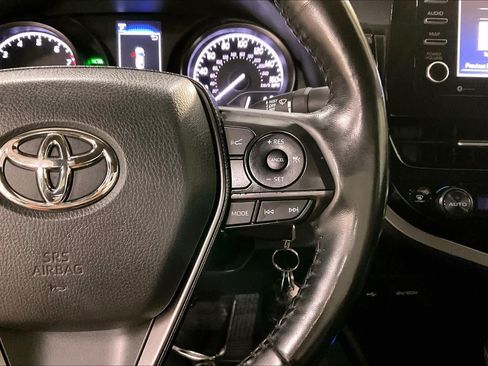 Used 2022 Toyota Camry SE w/ Cold Weather Package FWD image 24