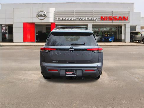 New 2026 Nissan Pathfinder SL w/ SL Premium Package image 4