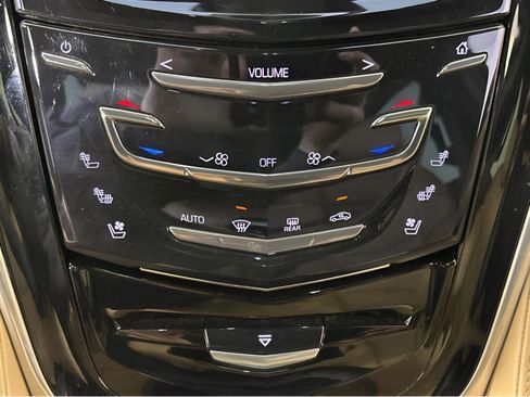 Used 2020 Cadillac Escalade Platinum image 22