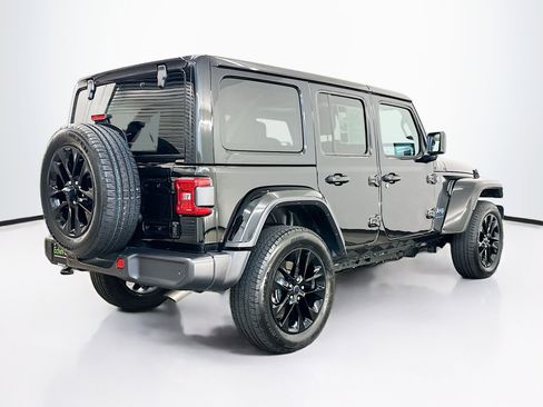 Used 2025 Jeep Wrangler Unlimited Sahara w/ Safety Group AWD/4WD image 9