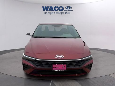 Used 2025 Hyundai Elantra Sport image 19