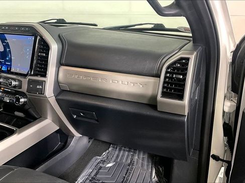 Used 2022 Ford F350 Lariat w/ Black Appearance Package image 16