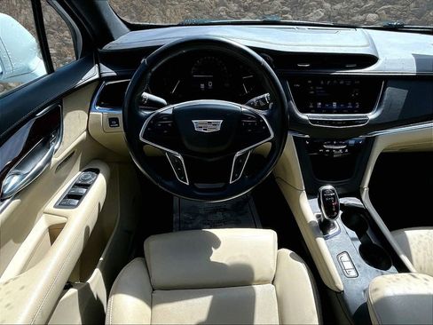 Used 2017 Cadillac XT5 Luxury w/ Driver Awareness Package AWD/4WD image 5