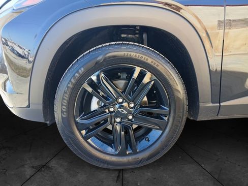 Used 2025 Chevrolet Trax ACTIV w/ Sunroof Package image 14