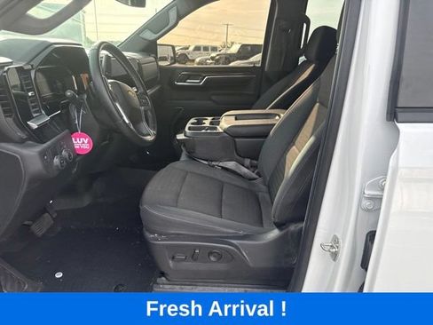 Used 2024 Chevrolet Silverado 1500 LT RWD image 2