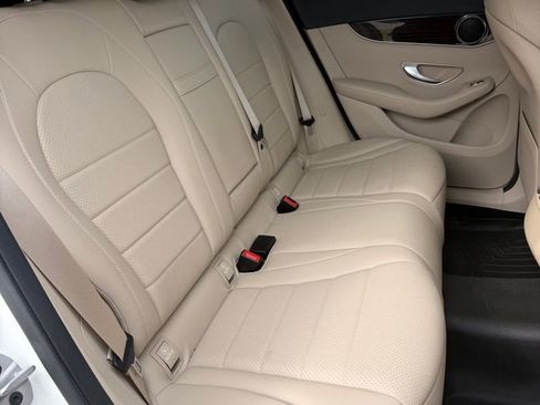 Used 2021 Mercedes-Benz GLC 300 image 24
