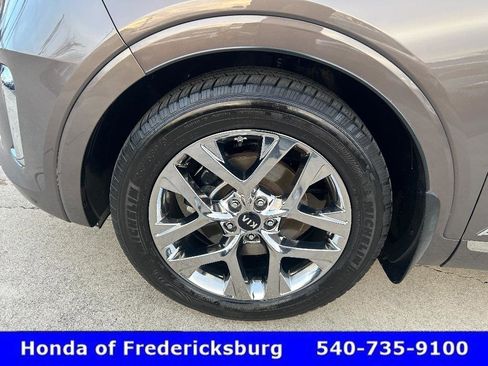 Used 2019 Kia Sorento SX image 38