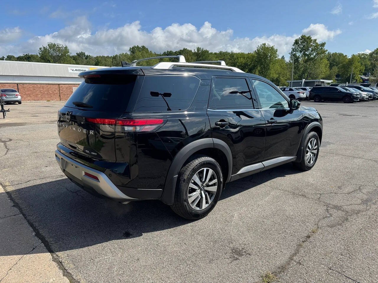 Used 2025 Nissan Pathfinder SL w/ Cargo Package AWD/4WD image 4