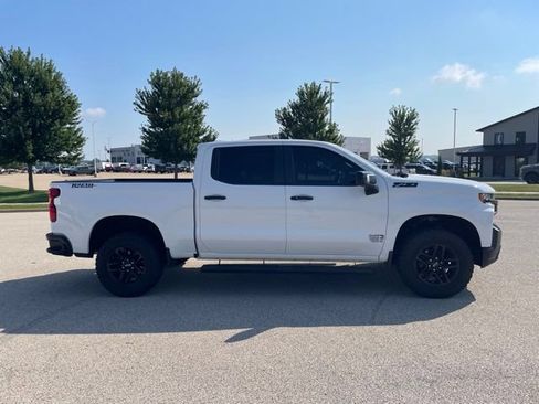 Used 2021 Chevrolet Silverado 1500 LT Trail Boss w/ Convenience Package II AWD/4WD image 2