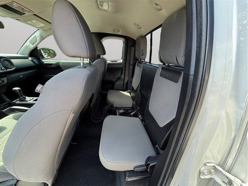 Used 2022 Toyota Tacoma SR AWD/4WD image 29