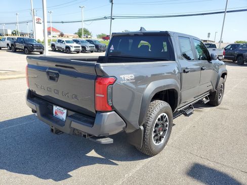 New 2026 Toyota Tacoma TRD Off-Road AWD/4WD image 4